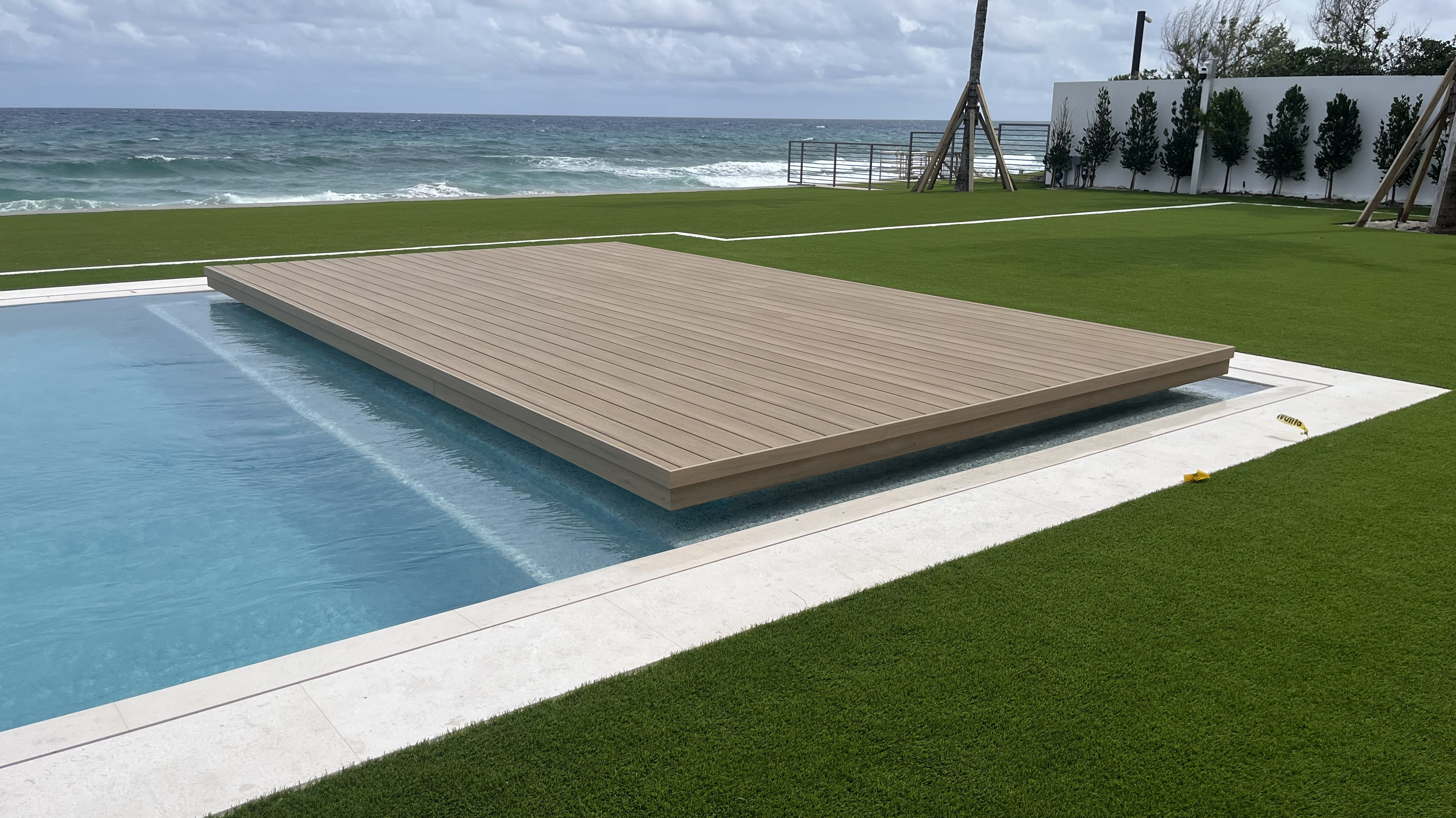 Floating deck